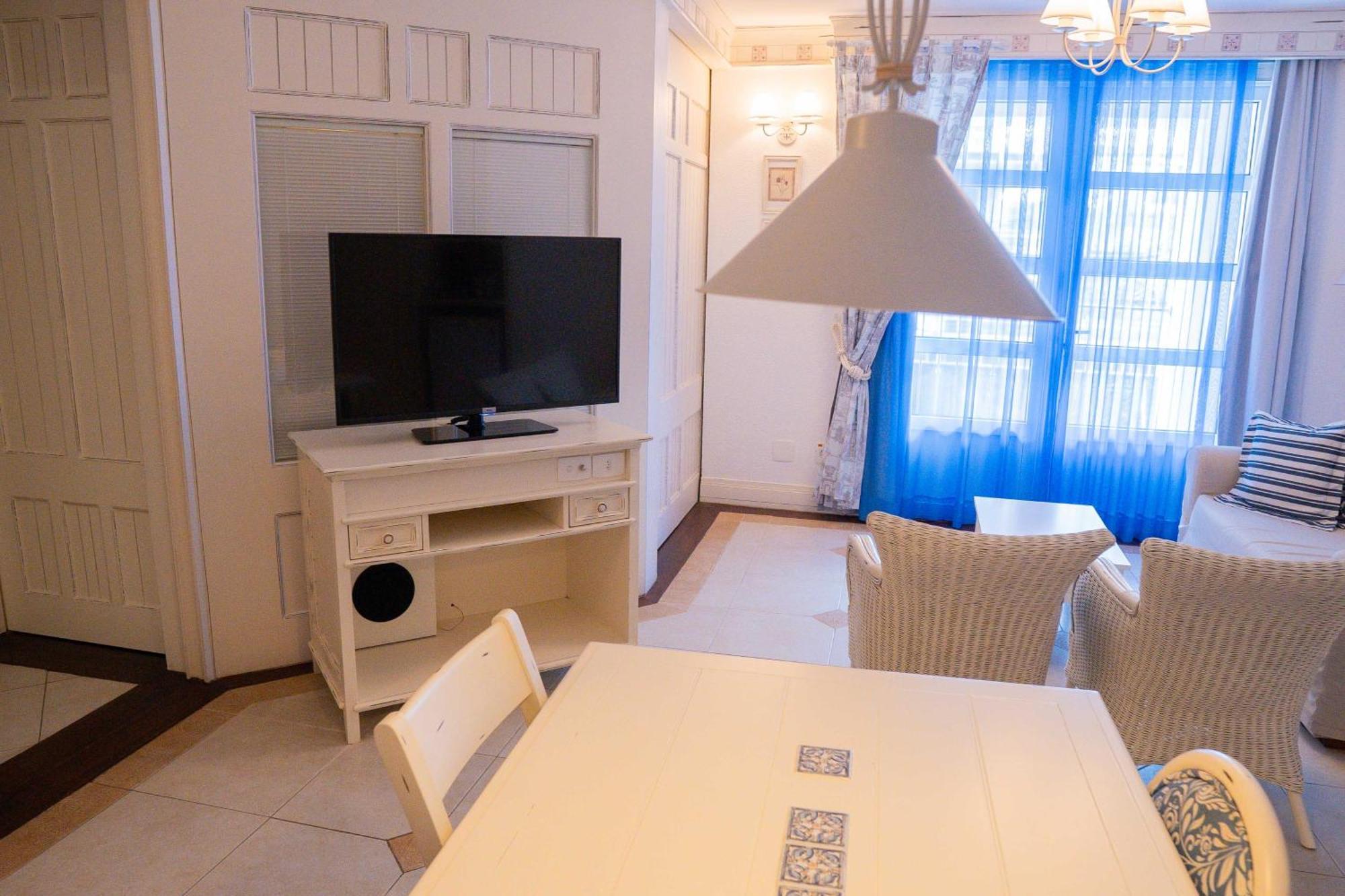 Il Campanario Villaggio Resort - Oficial Florianópolis Zewnętrze zdjęcie A television in a living room